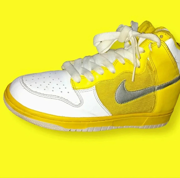 Nike Women's Dunk High Premium (2008) 'Tour Yellow' - Picture 4 of 4